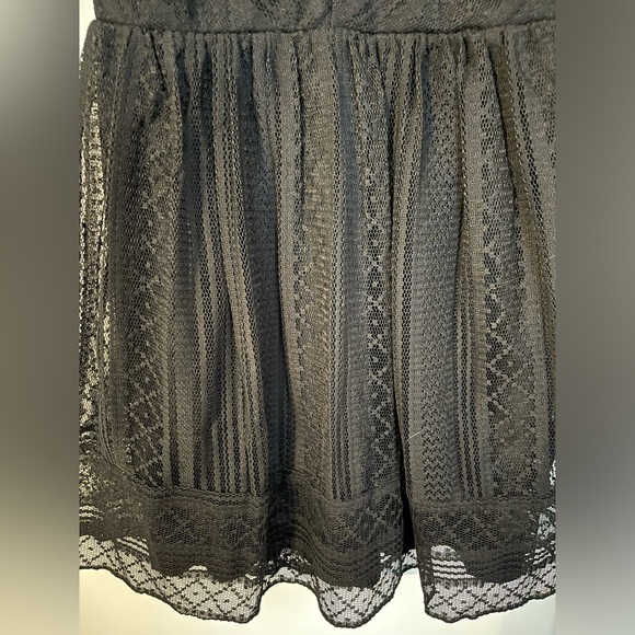 Black lace dress size small - Picture 4 of 4